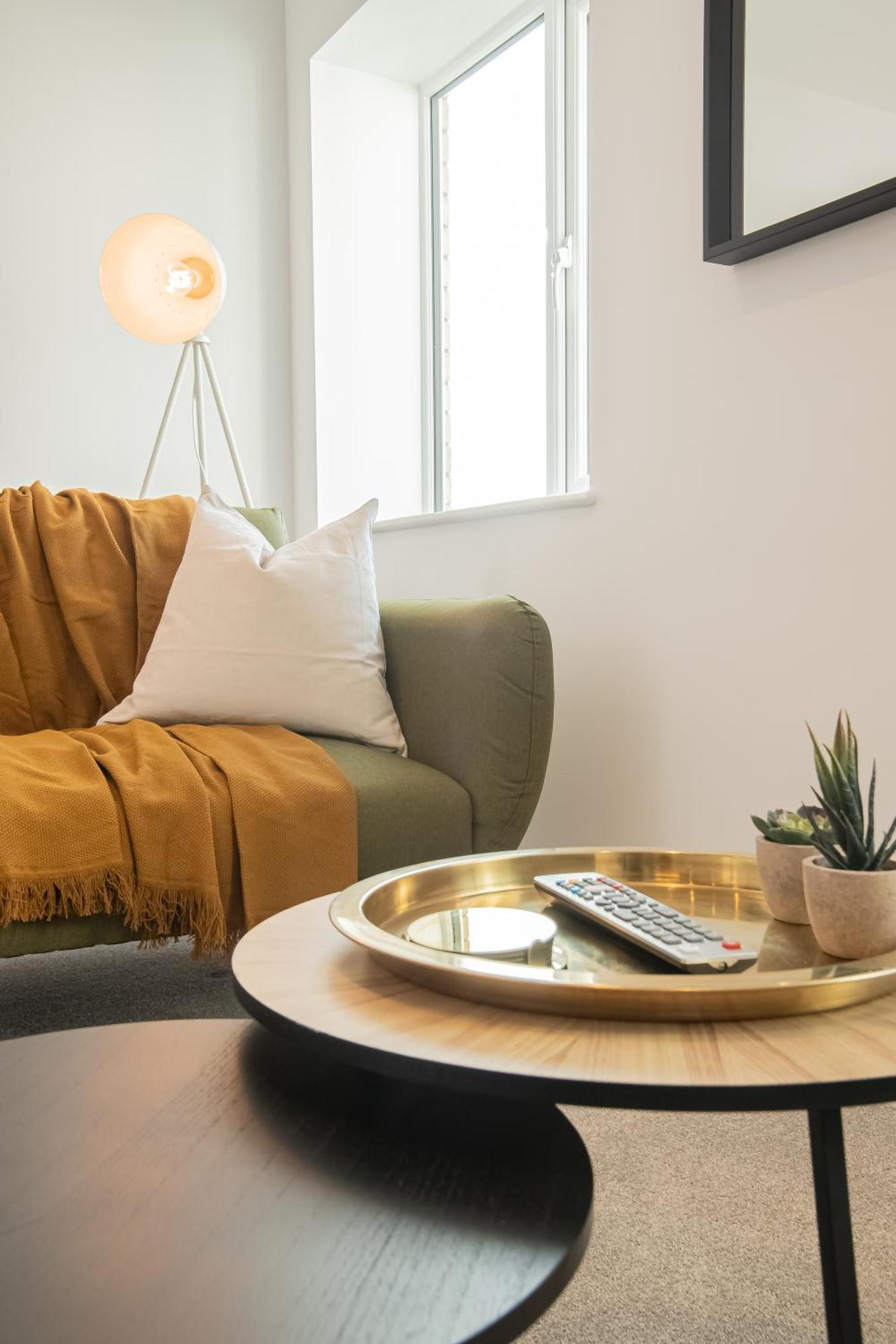 Luxe Central Overlooking Harbour Near Babbacoombe Beach Apartment